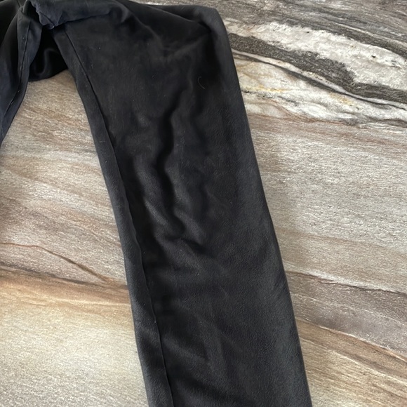 Aritzia leggings - Picture 3 of 5
